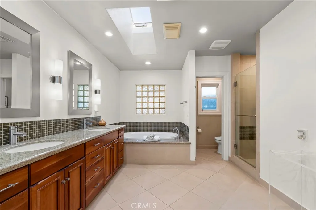 2101 N Westwood Avenue, Santa Ana, California 92706 home-pic-20
