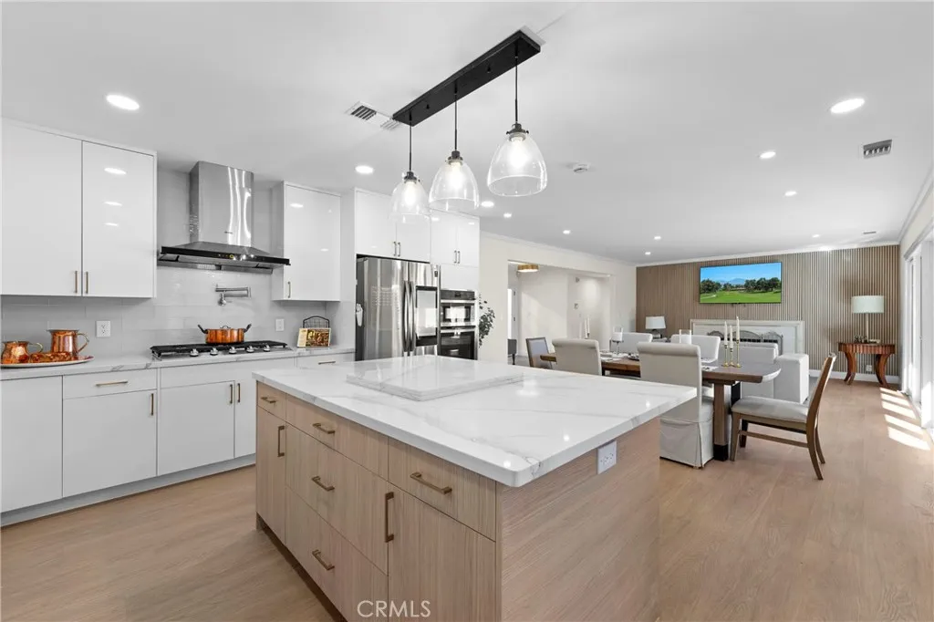 2101 N Westwood Avenue, Santa Ana, California 92706 home-pic-14