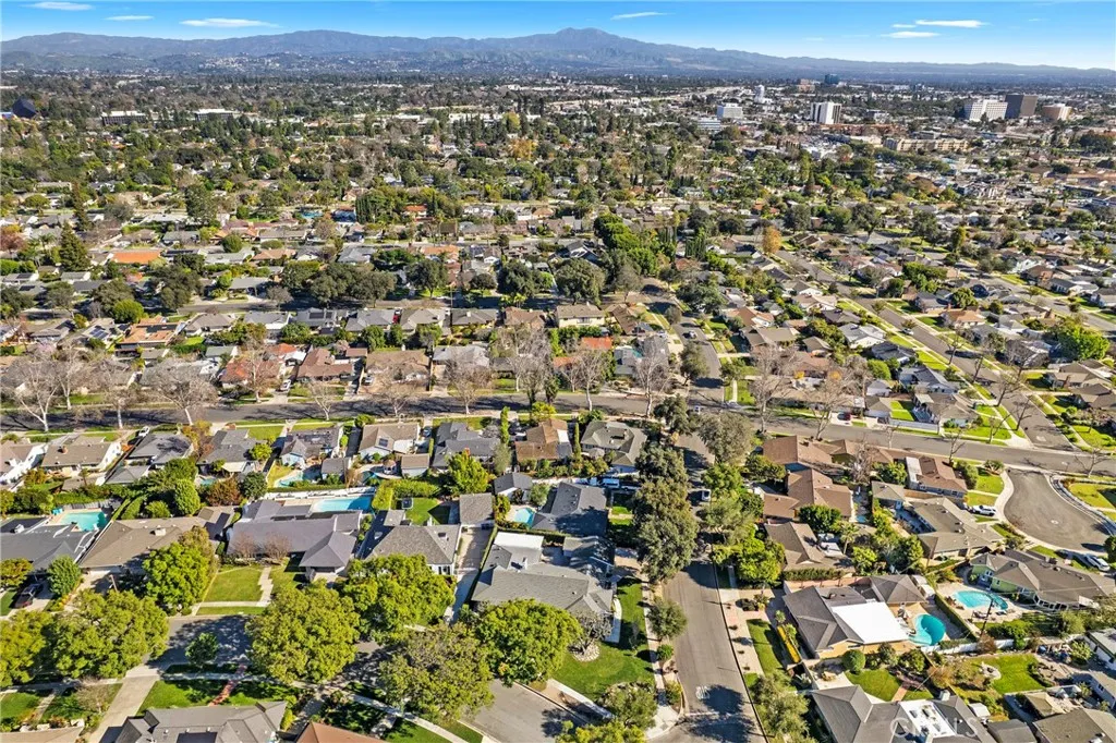 2101 N Westwood Avenue, Santa Ana, California 92706 home-pic-42