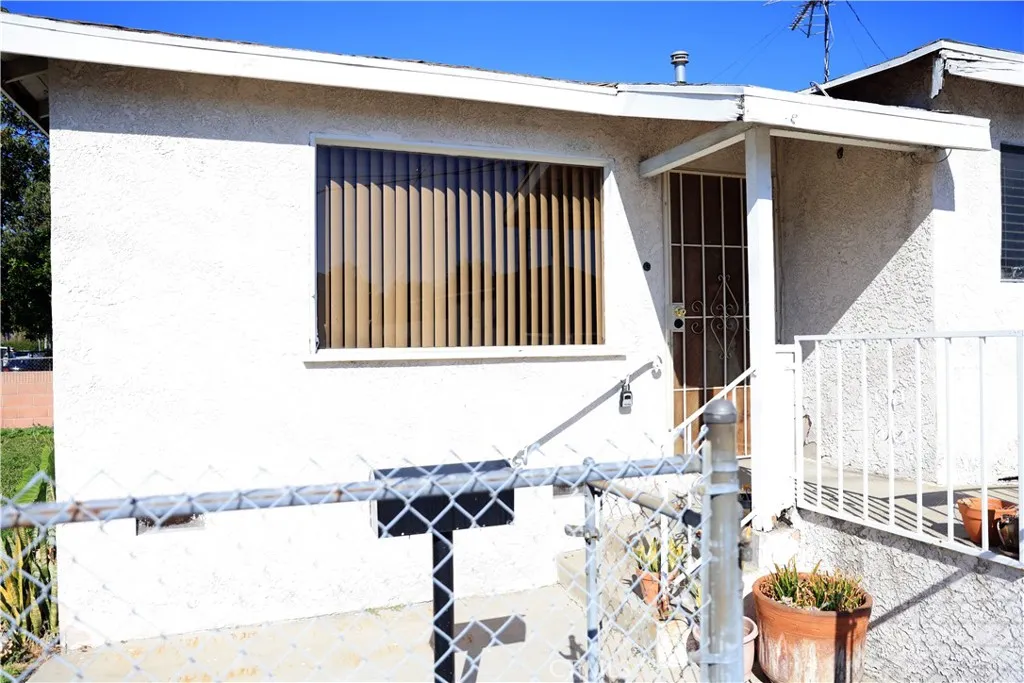 13942 Anderson, Paramount, California 90723 home-pic-3