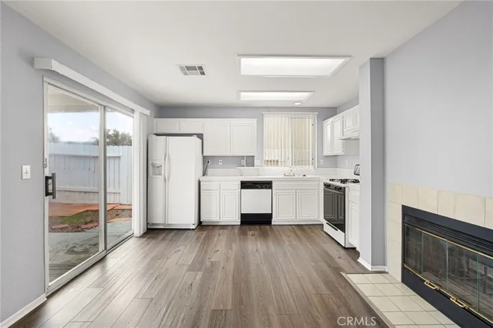 2108 Manchester Street, Rosamond, California 93560