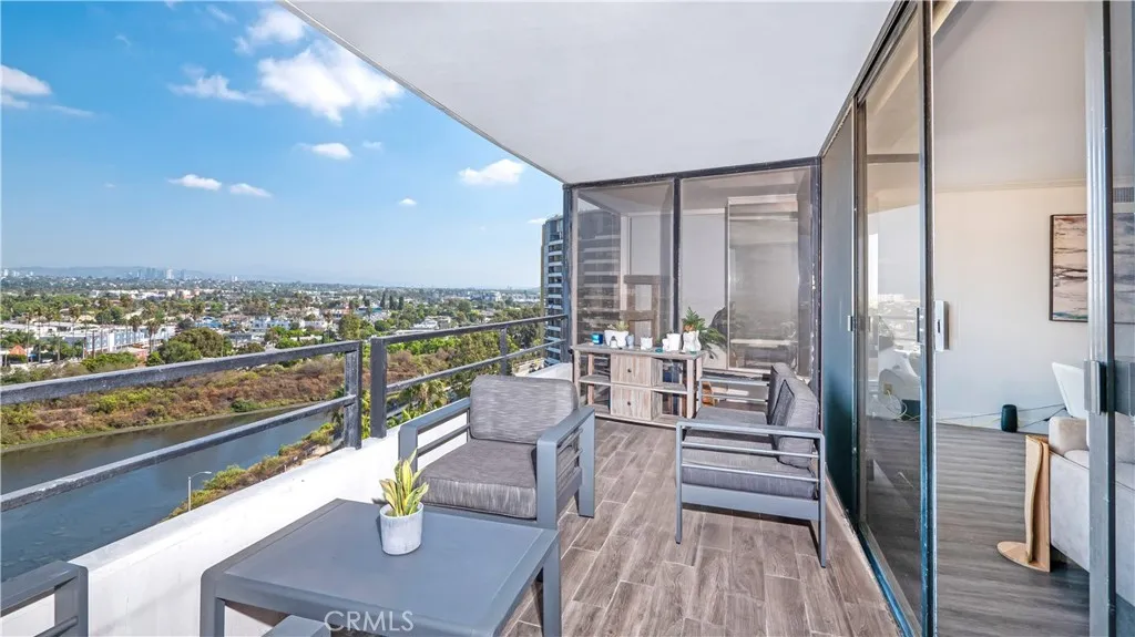 4265 Marina City Drive, Marina Del Rey, California 90292 home-pic-6