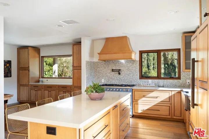 24537 Dry Canyon Cold Creek Road, Calabasas, California 91302
