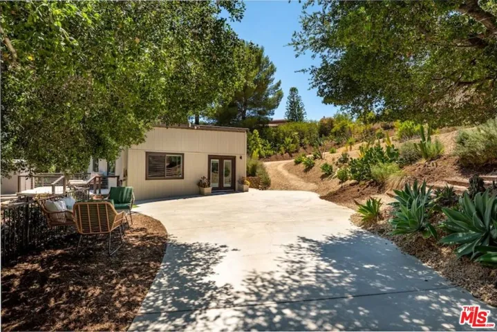 24537 Dry Canyon Cold Creek Road, Calabasas, California 91302