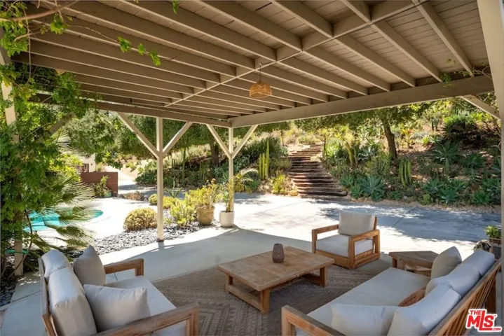 24537 Dry Canyon Cold Creek Road, Calabasas, California 91302