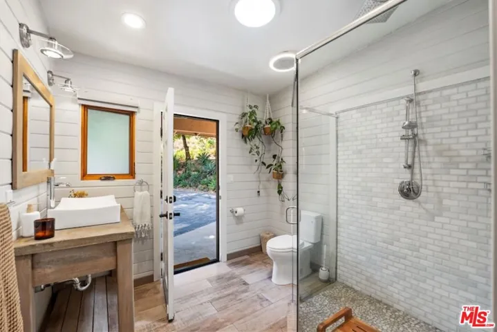 24537 Dry Canyon Cold Creek Road, Calabasas, California 91302