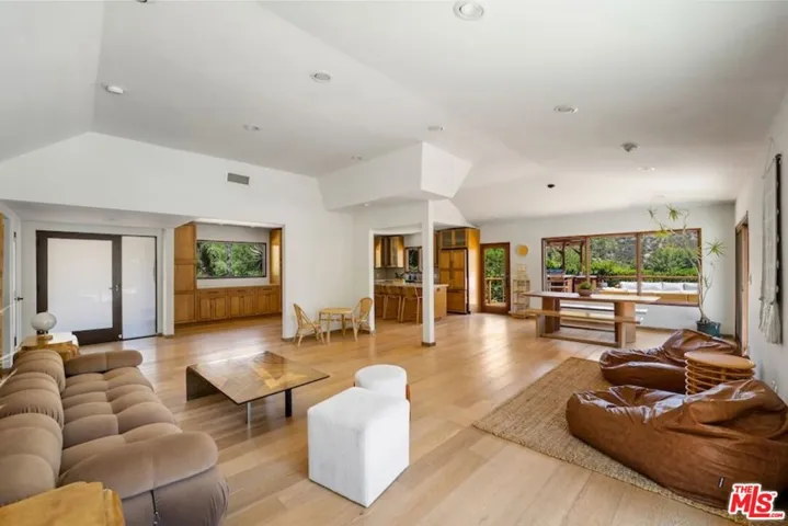 24537 Dry Canyon Cold Creek Road, Calabasas, California 91302