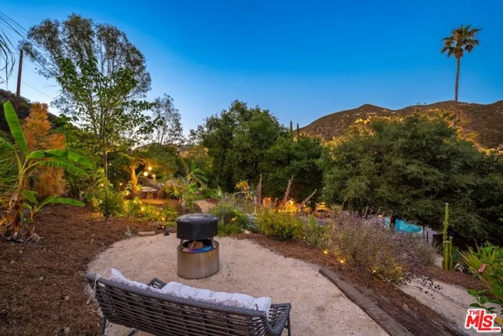 24537 Dry Canyon Cold Creek Road, Calabasas, California 91302