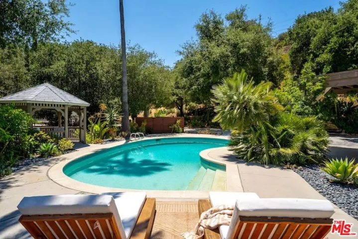 24537 Dry Canyon Cold Creek Road, Calabasas, California 91302