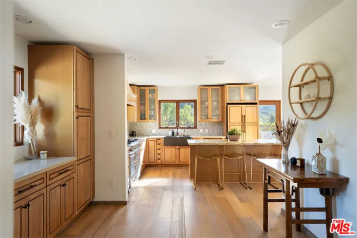 24537 Dry Canyon Cold Creek Road, Calabasas, California 91302