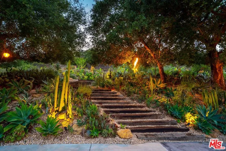 24537 Dry Canyon Cold Creek Road, Calabasas, California 91302