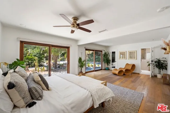 24537 Dry Canyon Cold Creek Road, Calabasas, California 91302