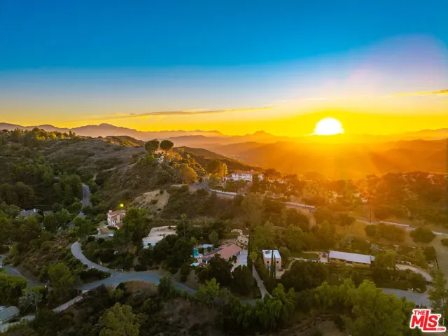 24537 Dry Canyon Cold Creek Road, Calabasas, California 91302