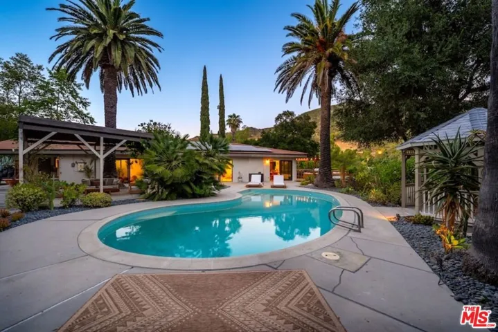 24537 Dry Canyon Cold Creek Road, Calabasas, California 91302