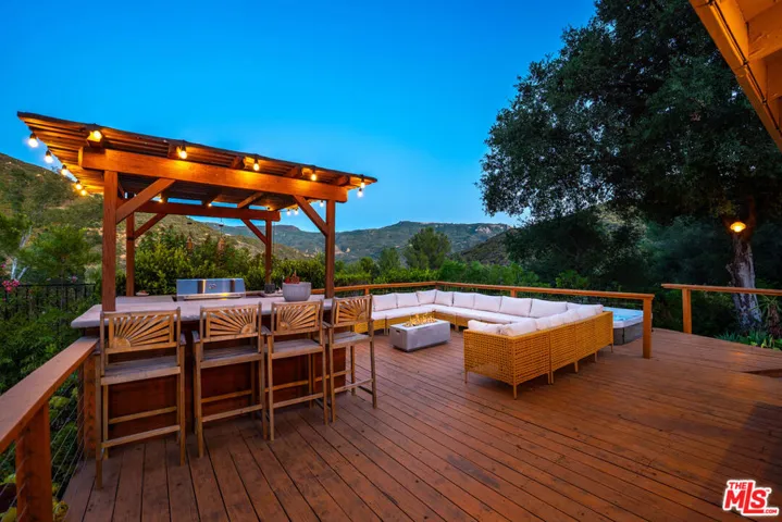 24537 Dry Canyon Cold Creek Road, Calabasas, California 91302
