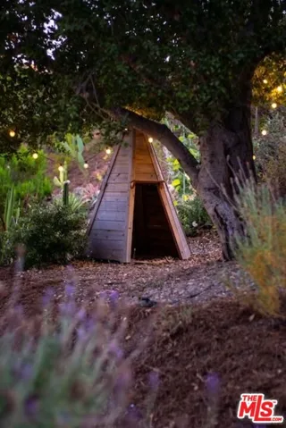 24537 Dry Canyon Cold Creek Road, Calabasas, California 91302