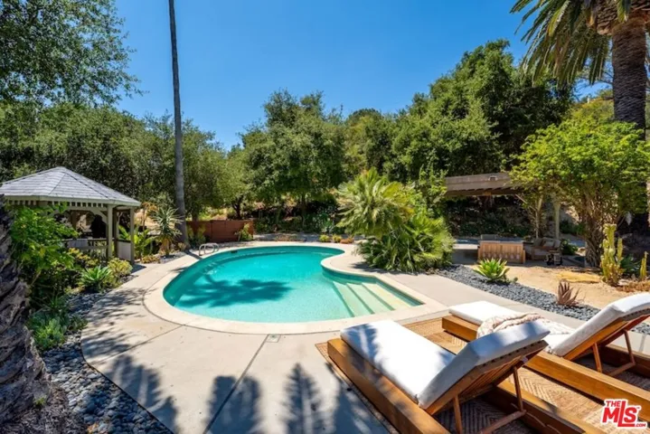 24537 Dry Canyon Cold Creek Road, Calabasas, California 91302