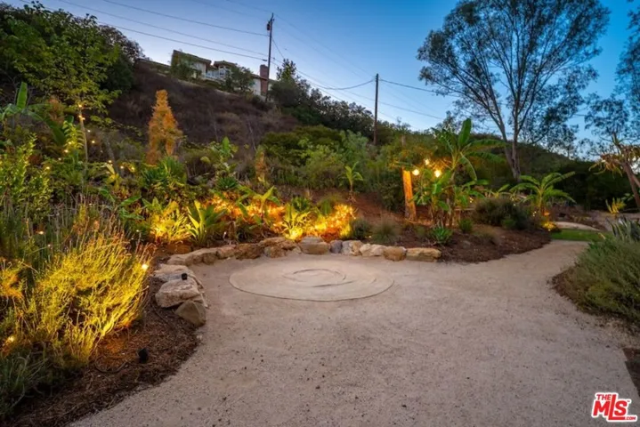 24537 Dry Canyon Cold Creek Road, Calabasas, California 91302