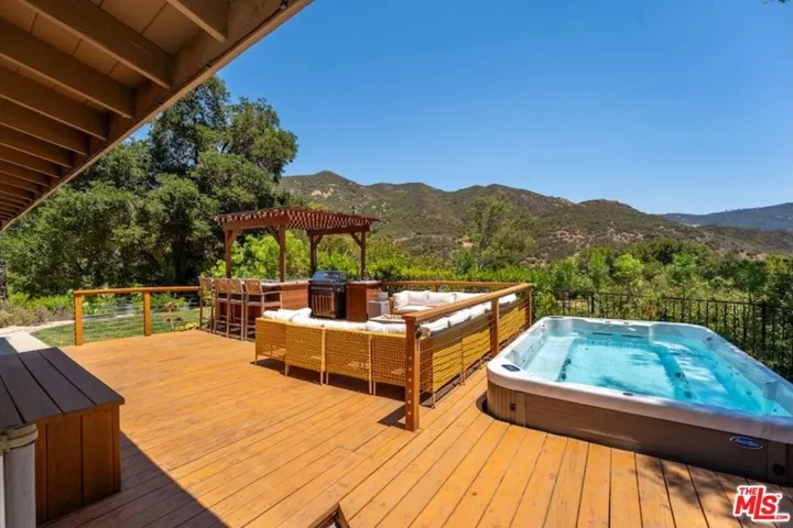 24537 Dry Canyon Cold Creek Road, Calabasas, California 91302