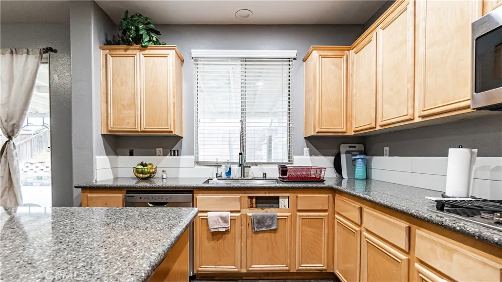 13807 Lemongrass, Hesperia, California 92344 home-pic-15