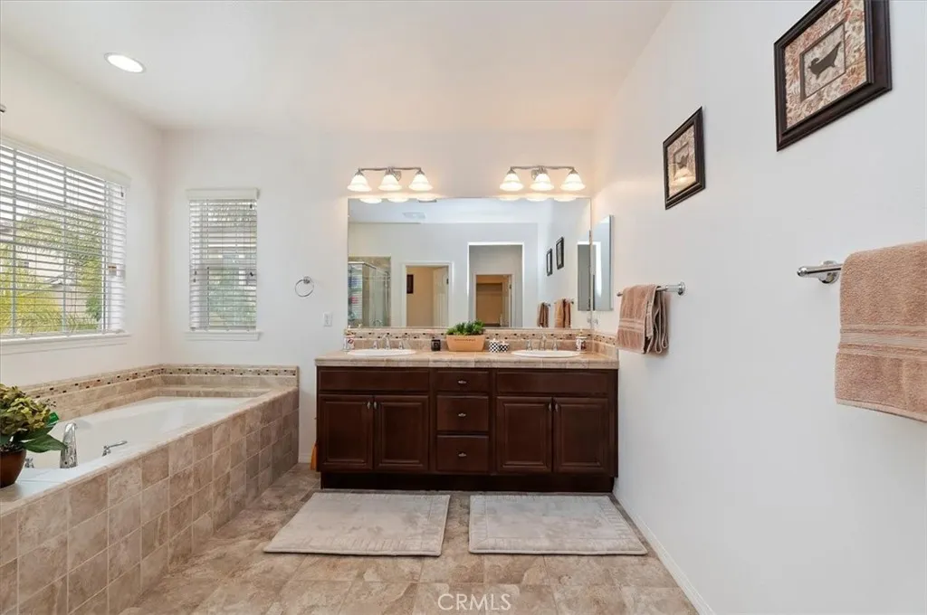 45798 Cloudburst Lane, Temecula, California 92592 home-pic-24