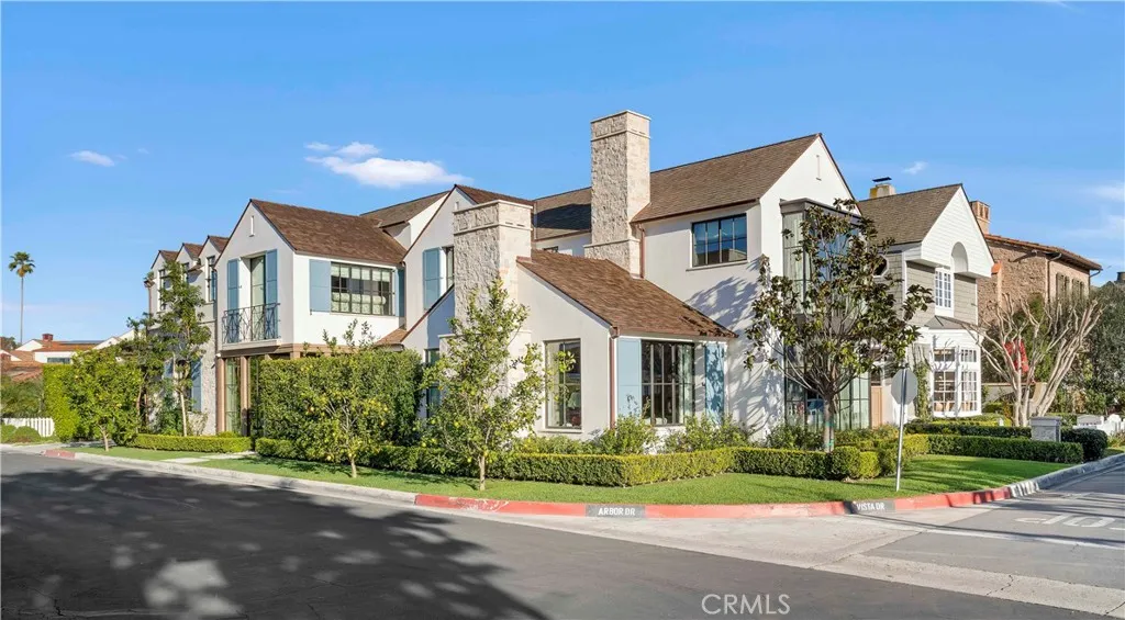 2571 Vista, Newport Beach, California 92663 home-pic-1