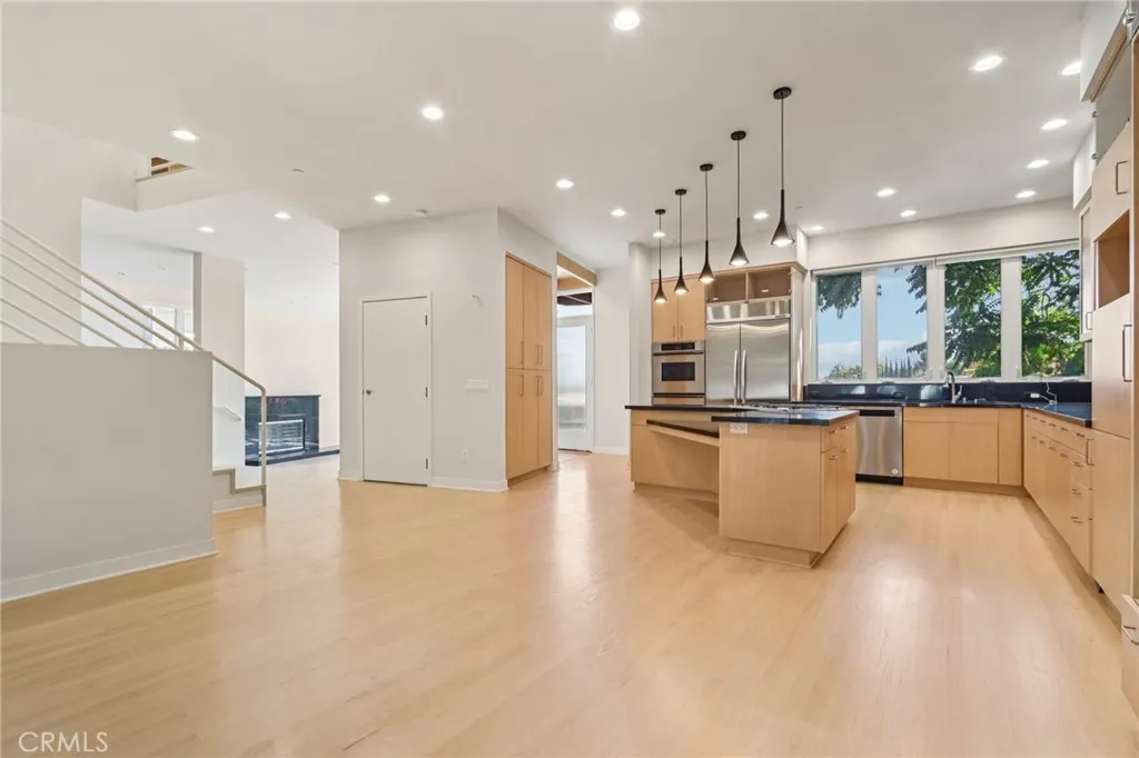 13424 Contour, Sherman Oaks, California 91423 home-pic-24