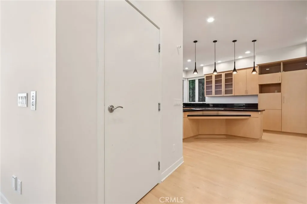 13424 Contour, Sherman Oaks, California 91423 home-pic-26