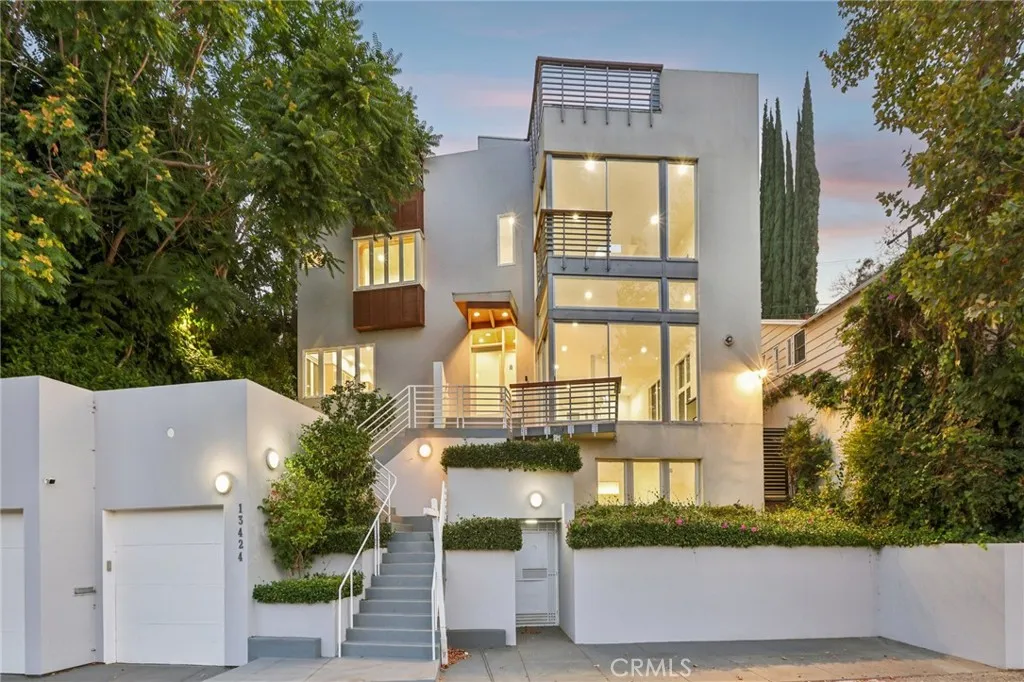 13424 Contour, Sherman Oaks, California 91423 home-pic-2