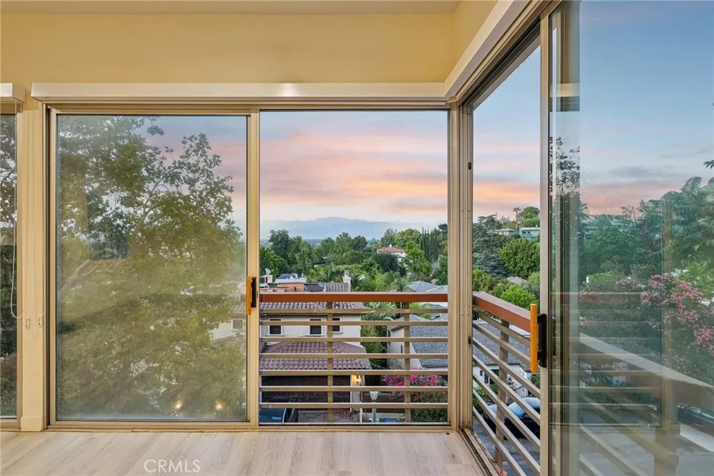 13424 Contour, Sherman Oaks, California 91423 home-pic-8