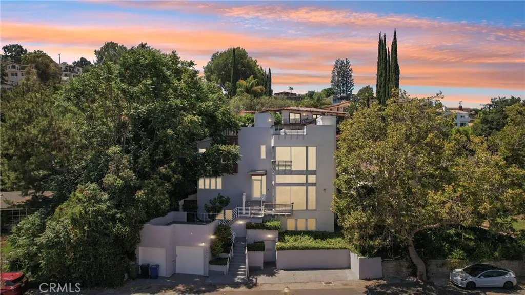 13424 Contour, Sherman Oaks, California 91423 home-pic-1