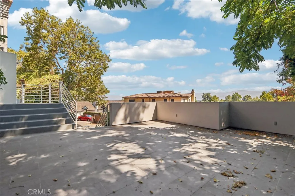 13424 Contour, Sherman Oaks, California 91423 home-pic-17