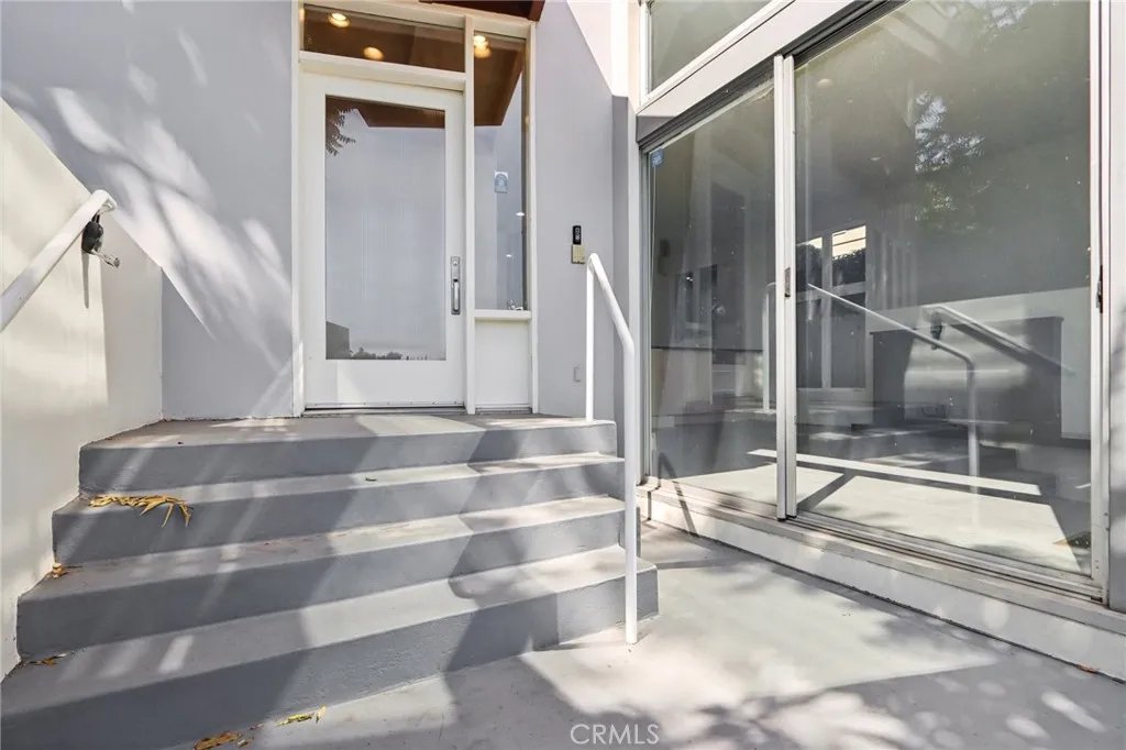 13424 Contour, Sherman Oaks, California 91423 home-pic-19