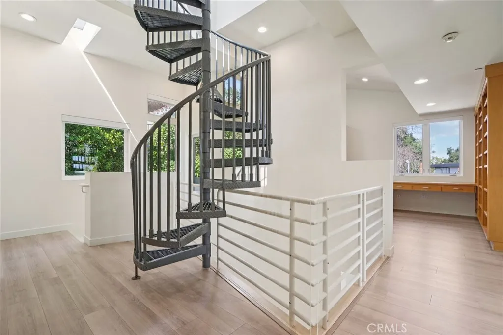 13424 Contour, Sherman Oaks, California 91423 home-pic-41