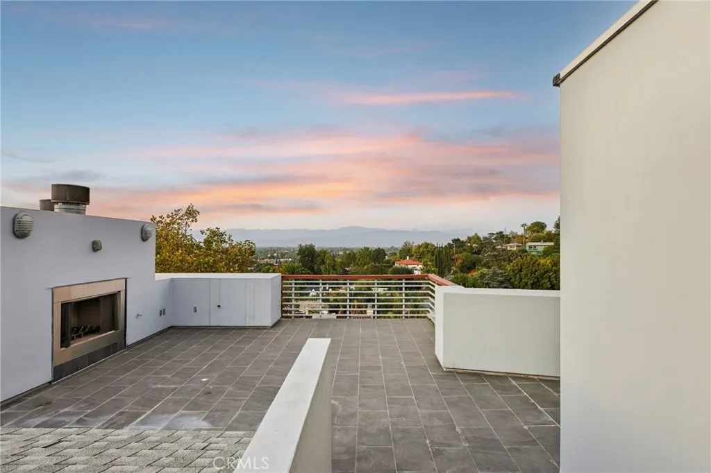 13424 Contour, Sherman Oaks, California 91423 home-pic-12