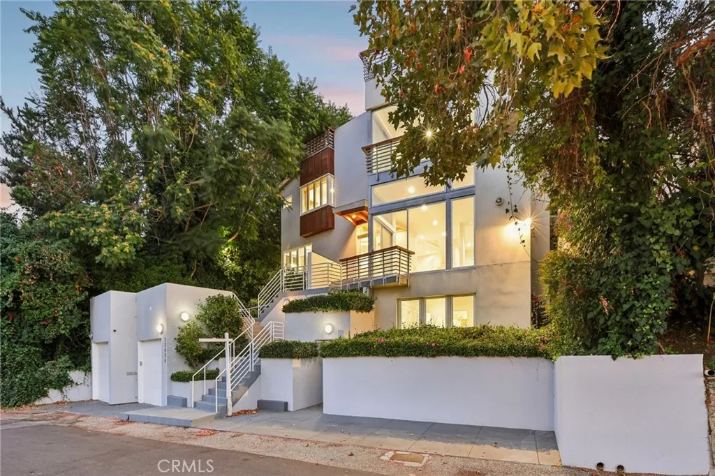 13424 Contour, Sherman Oaks, California 91423 home-pic-4