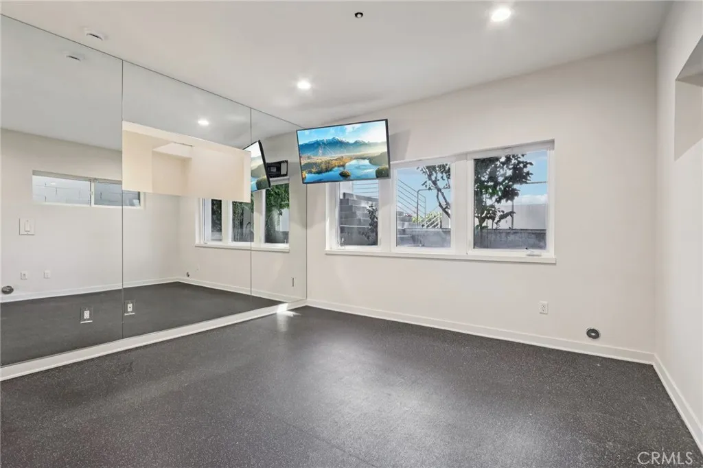 13424 Contour, Sherman Oaks, California 91423 home-pic-30