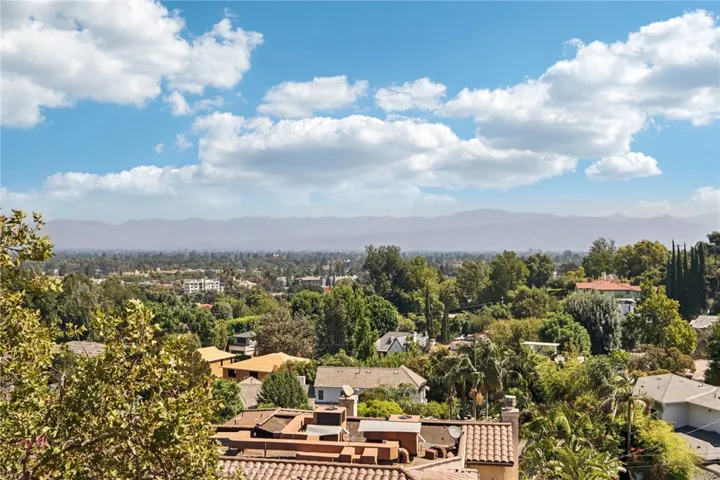 13424 Contour, Sherman Oaks, California 91423