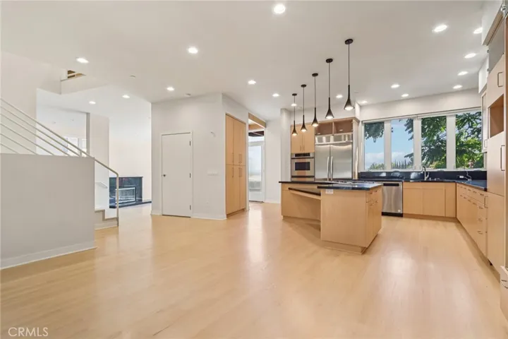 13424 Contour, Sherman Oaks, California 91423