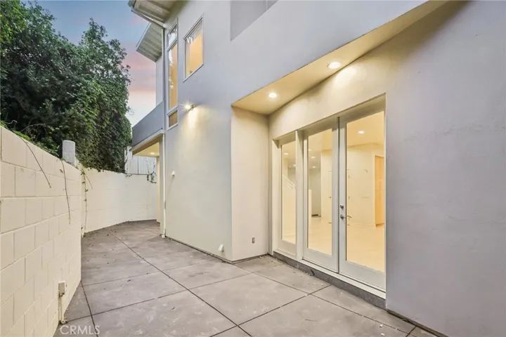 13424 Contour, Sherman Oaks, California 91423