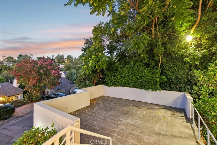 13424 Contour, Sherman Oaks, California 91423