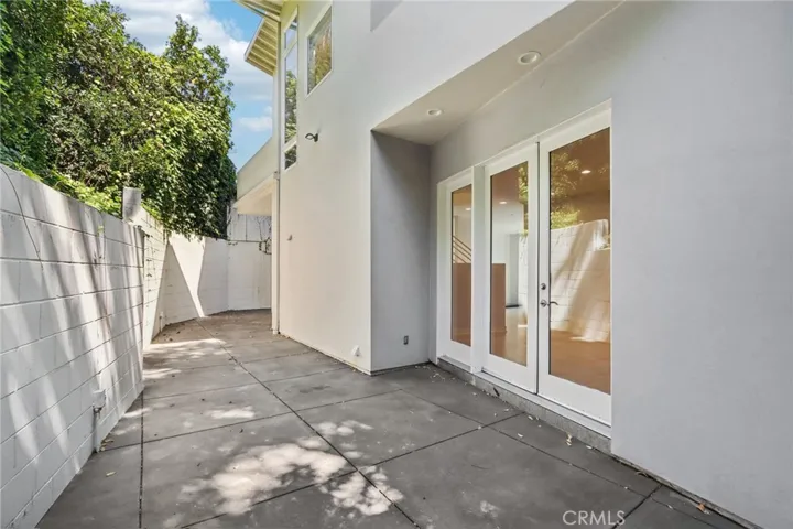 13424 Contour, Sherman Oaks, California 91423
