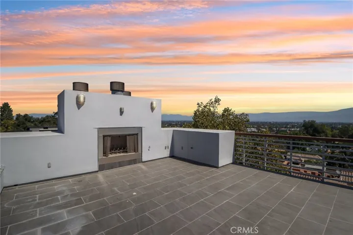 13424 Contour, Sherman Oaks, California 91423