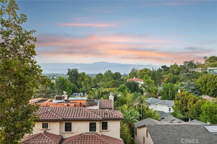 13424 Contour, Sherman Oaks, California 91423