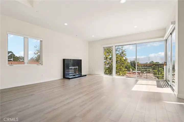 13424 Contour, Sherman Oaks, California 91423