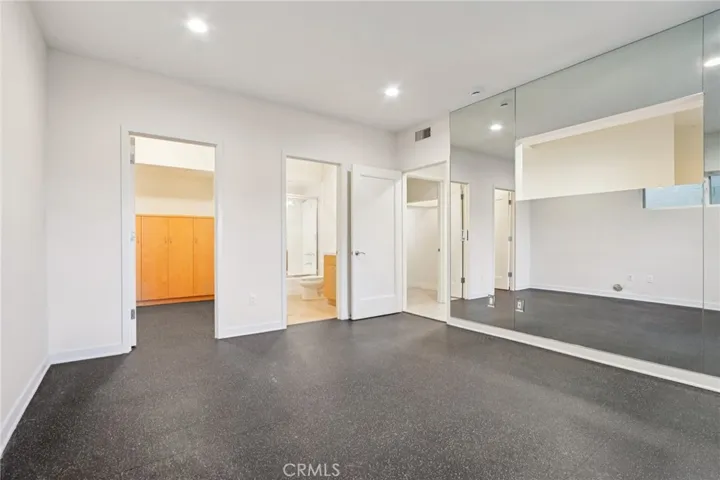 13424 Contour, Sherman Oaks, California 91423