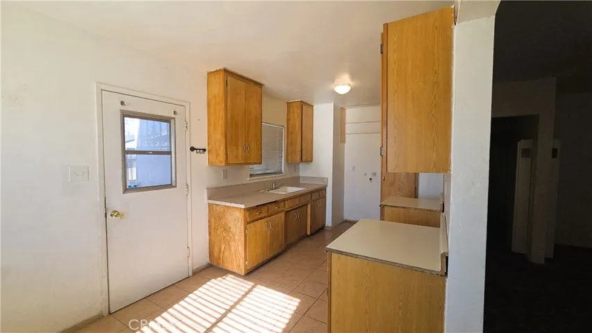 38992 VINELAND-  KITCHEB