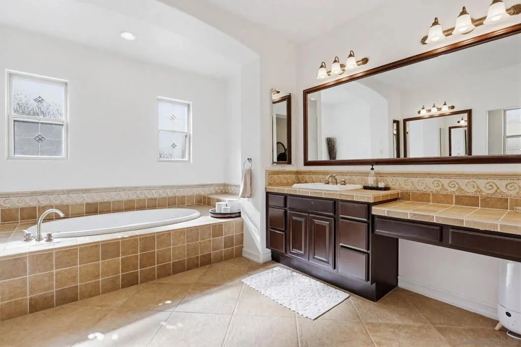 840 Genoa Way, San Marcos, California 92078 home-pic-16