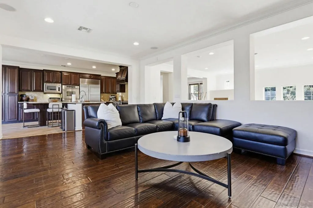 840 Genoa Way, San Marcos, California 92078 home-pic-4