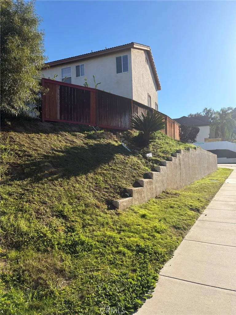 27610 Corte Del Sol, Moreno Valley, California 92555 home-pic-12